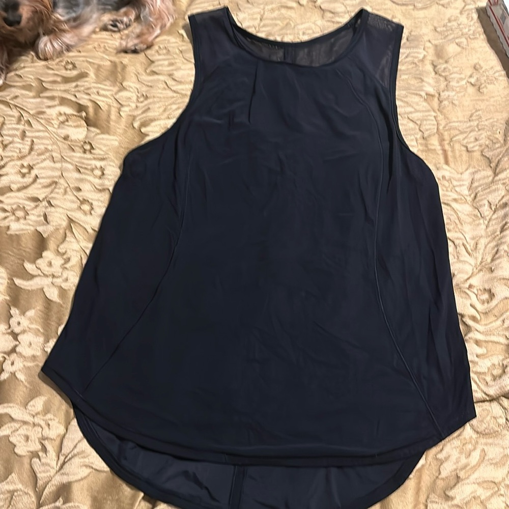 Lululemon top
